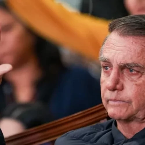 Jair Bolsonaro é diagnosticado com câncer de pele