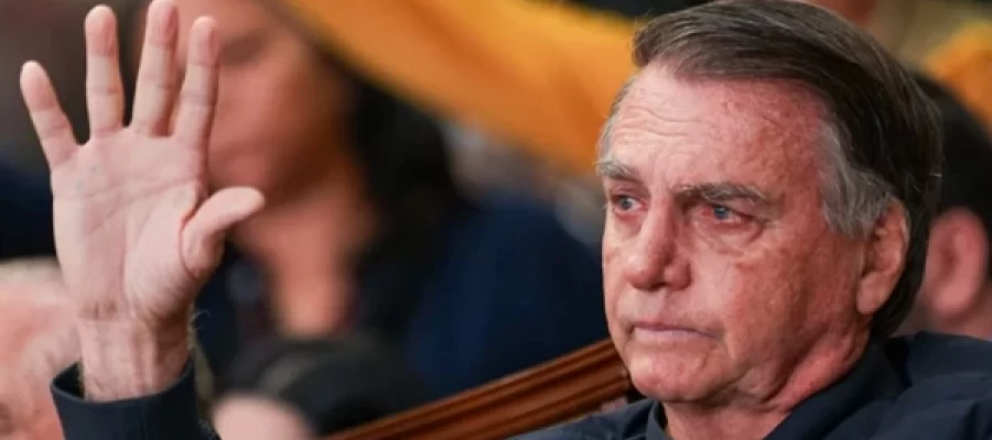 Jair Bolsonaro é diagnosticado com câncer de pele